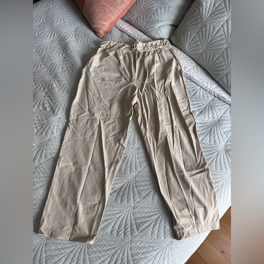Lululemon keep moving pant trench